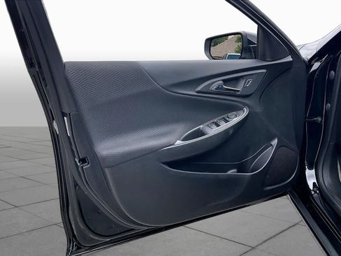 Used 2025 Chevrolet Malibu RS FWD image 21