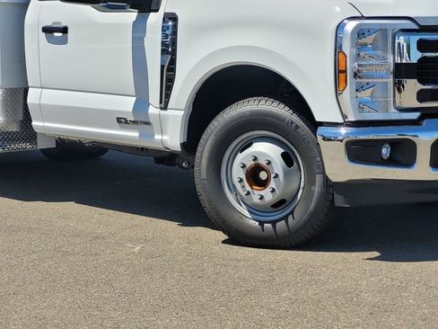 New 2026 Ford F350 XL w/ XL Chrome Package RWD image 2