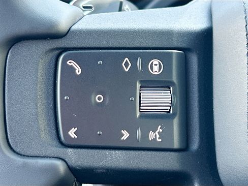 New 2025 Land Rover Defender 90 V8 image 29