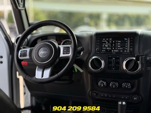 Used 2016 Jeep Wrangler Unlimited Rubicon AWD/4WD image 19