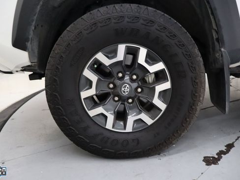 Used 2023 Toyota Tacoma TRD Off-Road w/ Technology Package image 12