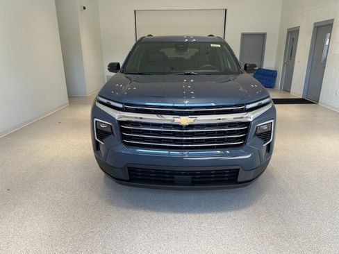 New 2026 Chevrolet Traverse LT w/ Driver Confidence Package image 2