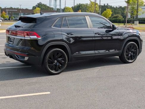 Used 2024 Volkswagen Atlas Cross Sport SE w/ Black Wheel Package FWD image 4
