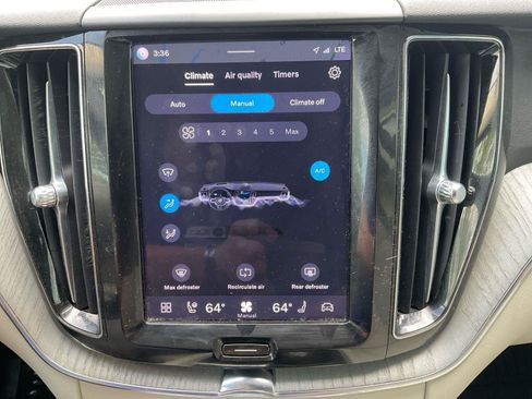 Certified 2024 Volvo XC60 B5 Plus w/ Climate Package AWD/4WD image 24