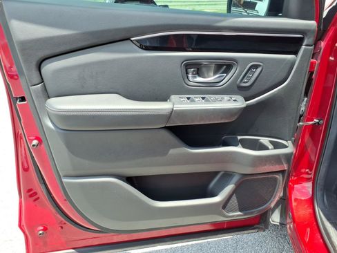 Certified 2025 Honda Pilot EX-L image 13