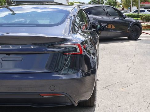 Used 2025 Tesla Model 3 Long Range RWD image 18