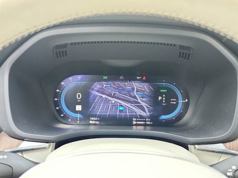 Certified 2022 Volvo XC60 T8 Inscription Expression w/ Climate Package image 25