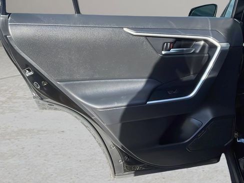 Used 2025 Toyota RAV4 XLE image 17
