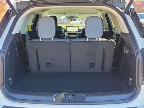 New 2026 Ford Explorer Active w/ Active Comfort Package image 9