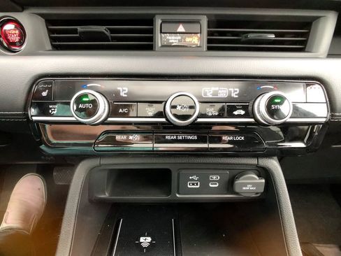 New 2025 Honda Pilot Touring image 19