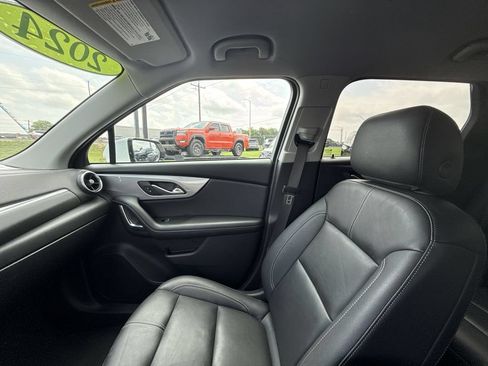 Used 2024 Chevrolet Blazer LT FWD image 31
