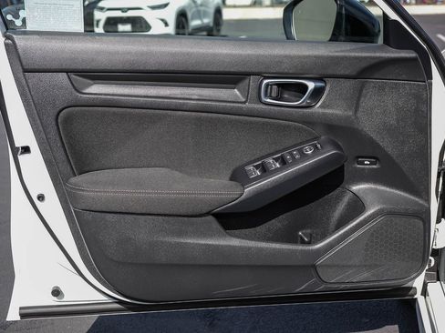 Used 2025 Honda Civic Sport image 27