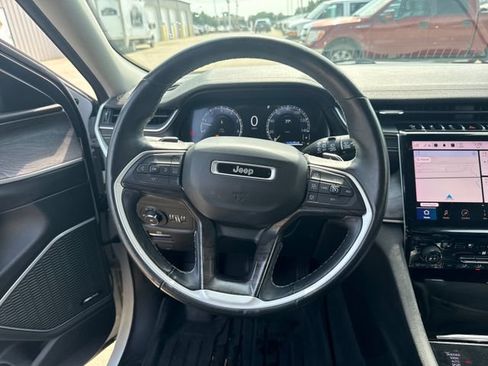 Used 2021 Jeep Grand Cherokee L Limited w/ Luxury Tech Group II AWD/4WD image 17