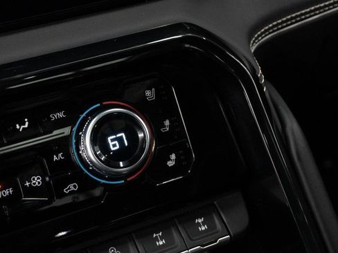 Used 2022 GMC Sierra 1500 AT4X image 39