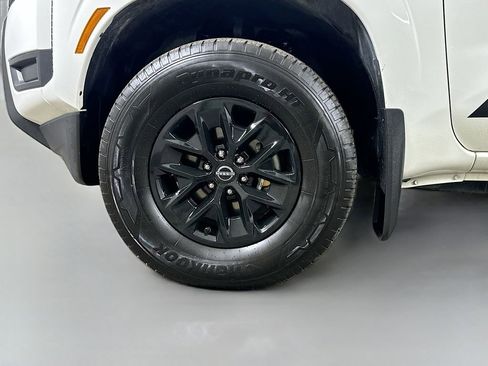 Used 2025 Nissan Frontier S image 8