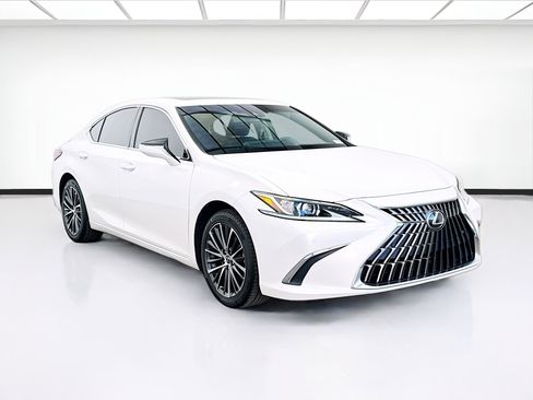 Used 2023 Lexus ES 300h w/ Premium Package image 3