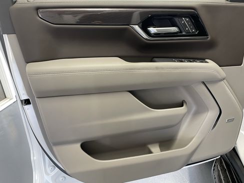 New 2026 GMC Yukon XL Elevation w/ Elevation Premium Package RWD image 15