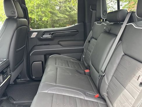 New 2026 GMC Sierra 1500 AT4X w/ LPO, Black Badging Package AWD/4WD image 5