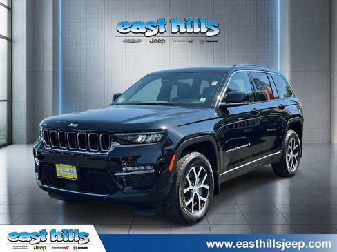 Certified 2025 Jeep Grand Cherokee Limited w/ MOPAR Finishing Package AWD/4WD image 7