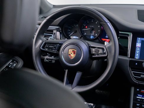 Certified 2026 Porsche Macan AWD/4WD image 12