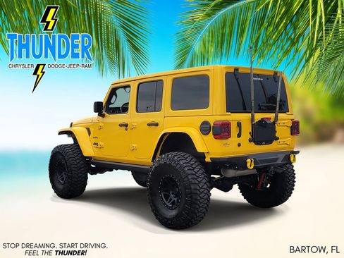 Used 2019 Jeep Wrangler Unlimited Sahara AWD/4WD image 3