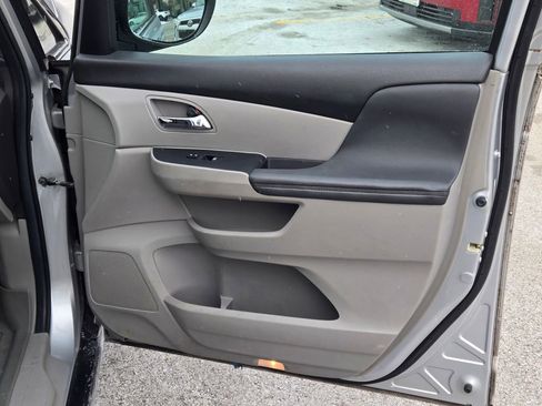 Used 2014 Honda Odyssey LX image 6