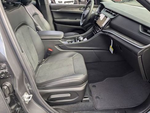 New 2026 Jeep Grand Cherokee 4WD image 32