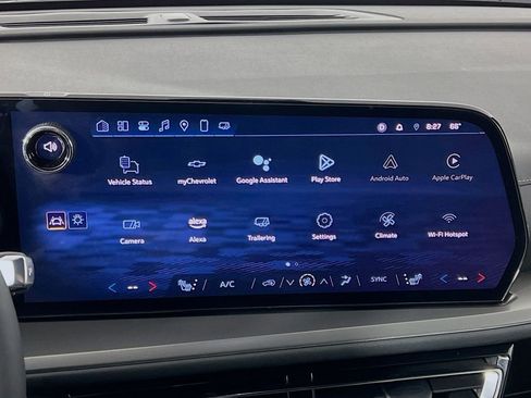 Used 2025 Chevrolet Traverse LT image 15