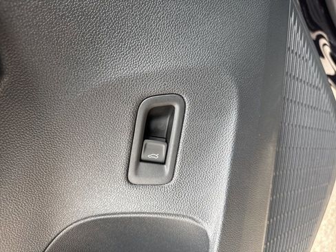 New 2026 Volkswagen Atlas Cross Sport SEL Premium R-Line image 19