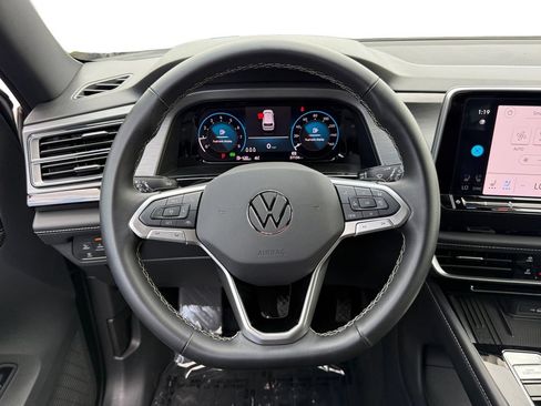 Used 2025 Volkswagen Atlas Cross Sport SE FWD image 12