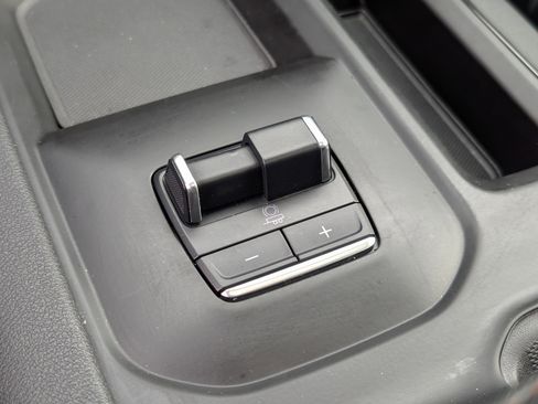 Used 2025 GMC Sierra 2500 AT4 w/ AT4 Premium Plus Package image 28