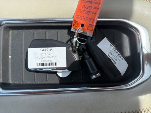 Used 2023 GMC Yukon Denali AWD/4WD image 24