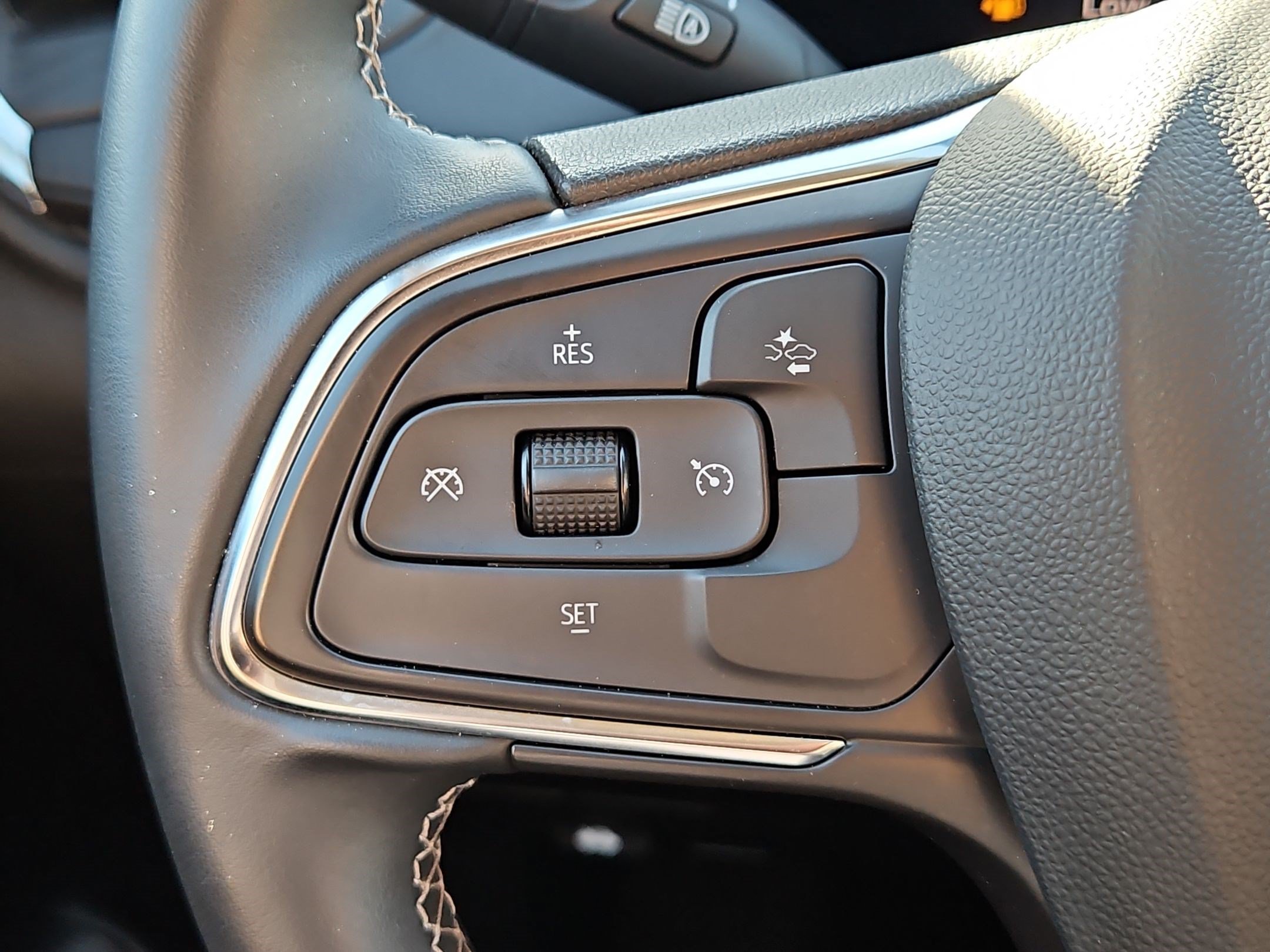 Certified 2024 Buick Encore GX Preferred FWD image 16
