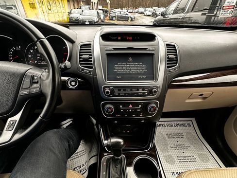 Used 2014 Kia Sorento EX w/ EX V6 Touring Package image 19