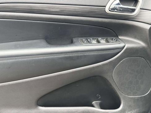 Used 2021 Jeep Grand Cherokee Laredo w/ Security & Convenience Group image 25