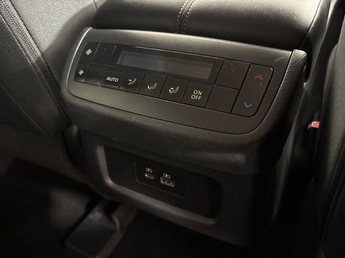 Used 2025 Nissan Pathfinder SV FWD image 20