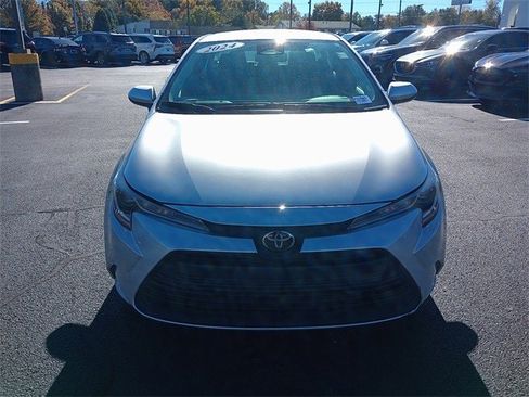 Certified 2024 Toyota Corolla LE image 2
