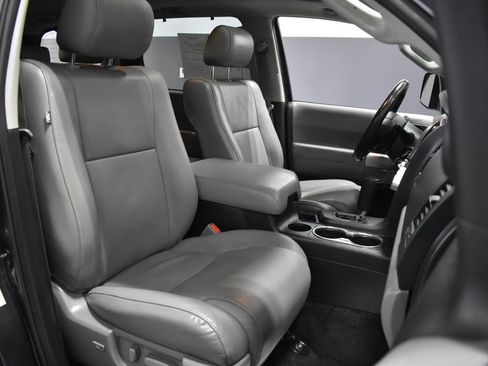 Used 2018 Toyota Sequoia Limited w/ Safety & Convenience Package AWD/4WD image 5
