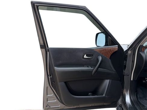 Used 2017 Nissan Armada SV w/ Interior Lighting Package image 20