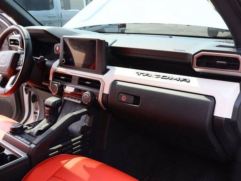Used 2024 Toyota Tacoma TRD Off-Road AWD/4WD image 31