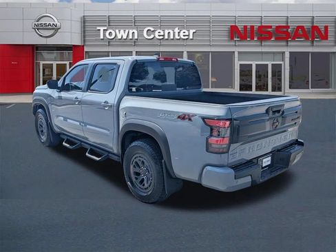 Certified 2025 Nissan Frontier PRO-4X AWD/4WD image 5