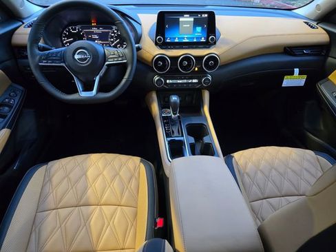 Used 2025 Nissan Sentra SV w/ SV Premium Package image 17