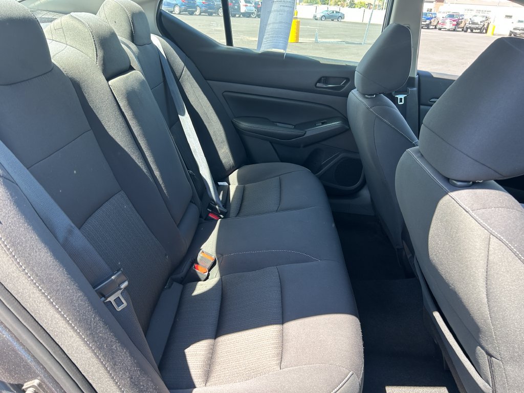 Used 2025 Nissan Altima 2.5 SV FWD image 30