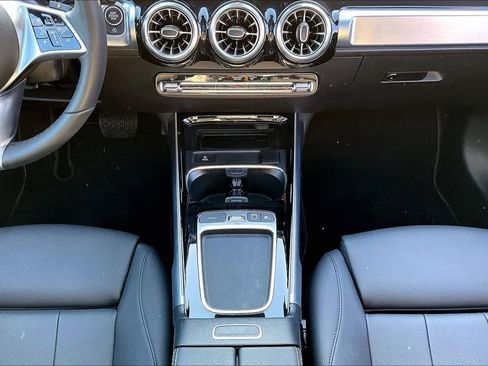 Used 2026 Mercedes-Benz GLB 250 4MATIC image 24