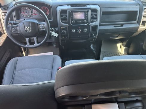Used 2021 RAM 1500 4x4 Crew Cab Classic w/ Chrome Appearance Group image 17