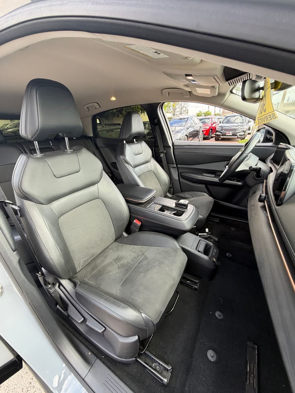 Used 2023 Nissan Ariya FWD image 11