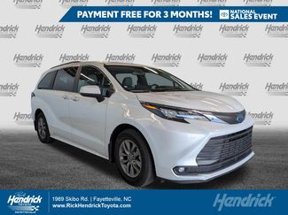 Certified 2025 Toyota Sienna XLE FWD video 1