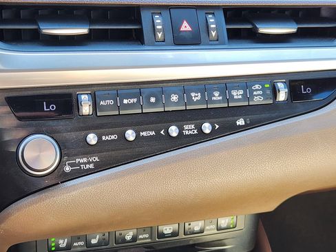 Used 2021 Lexus ES 350 Ultra Luxury w/ Accessory Package 2 FWD image 29