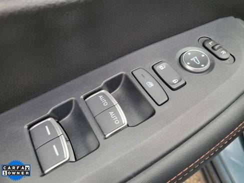 Used 2025 Honda HR-V Sport image 15