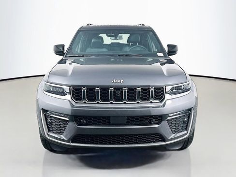 New 2026 Jeep Grand Cherokee Limited w/ Luxury Tech Group II AWD/4WD image 2
